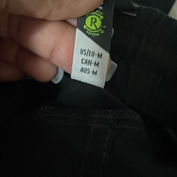 Volcom Black Athletic Shorts with Drawstring Waistband - Picture 15 of 16